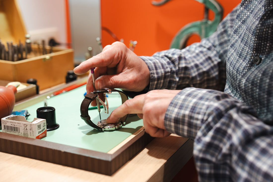 Comment entretenir ses bijoux et ses montres pour les préserver dans le temps